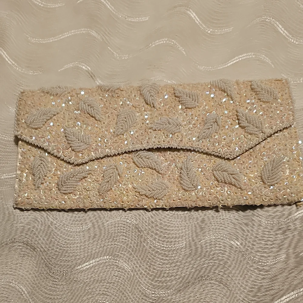 Chic Sequined Cream Clutch